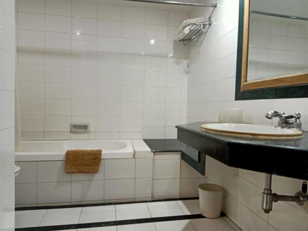 ศินคาร รีเจนซี Hotel มะนาลี ภายนอก รูปภาพ